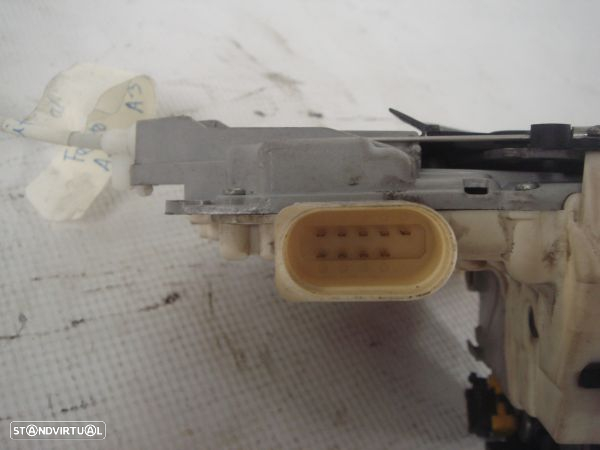 Fecho Da Porta Frente Dto Audi A3 (8P1) - 3