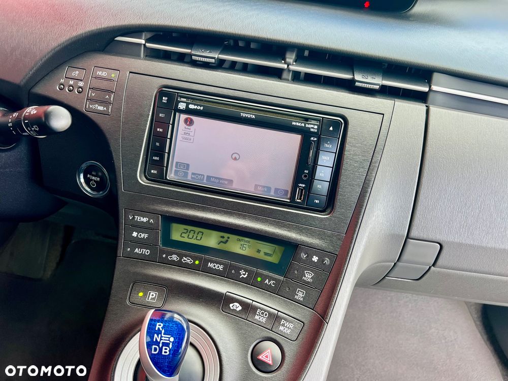 Toyota Prius (Hybrid) Executive - 9