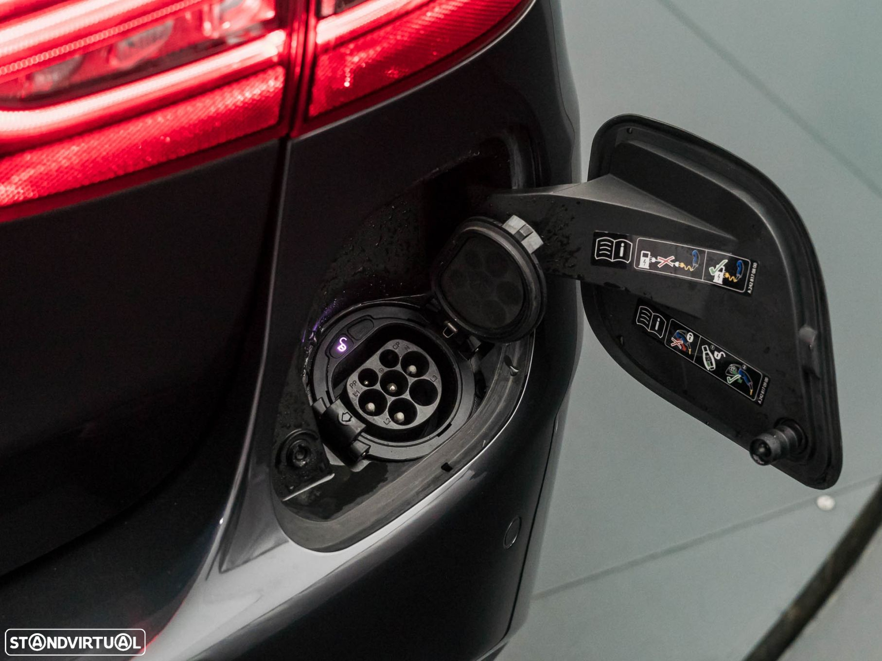 Mercedes-Benz C 300 de AMG Line - 14