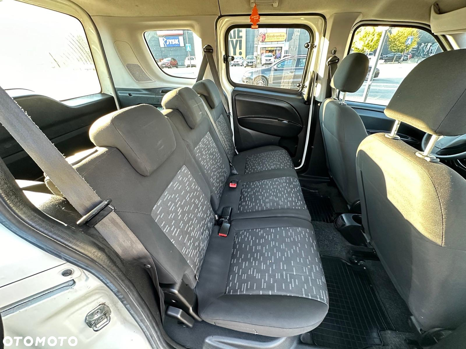 Opel Combo - 12