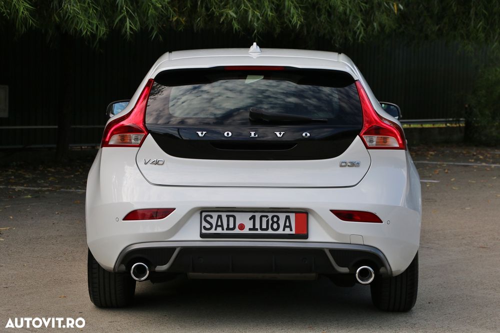 Volvo V40 D3 Aut. R-Design - 12