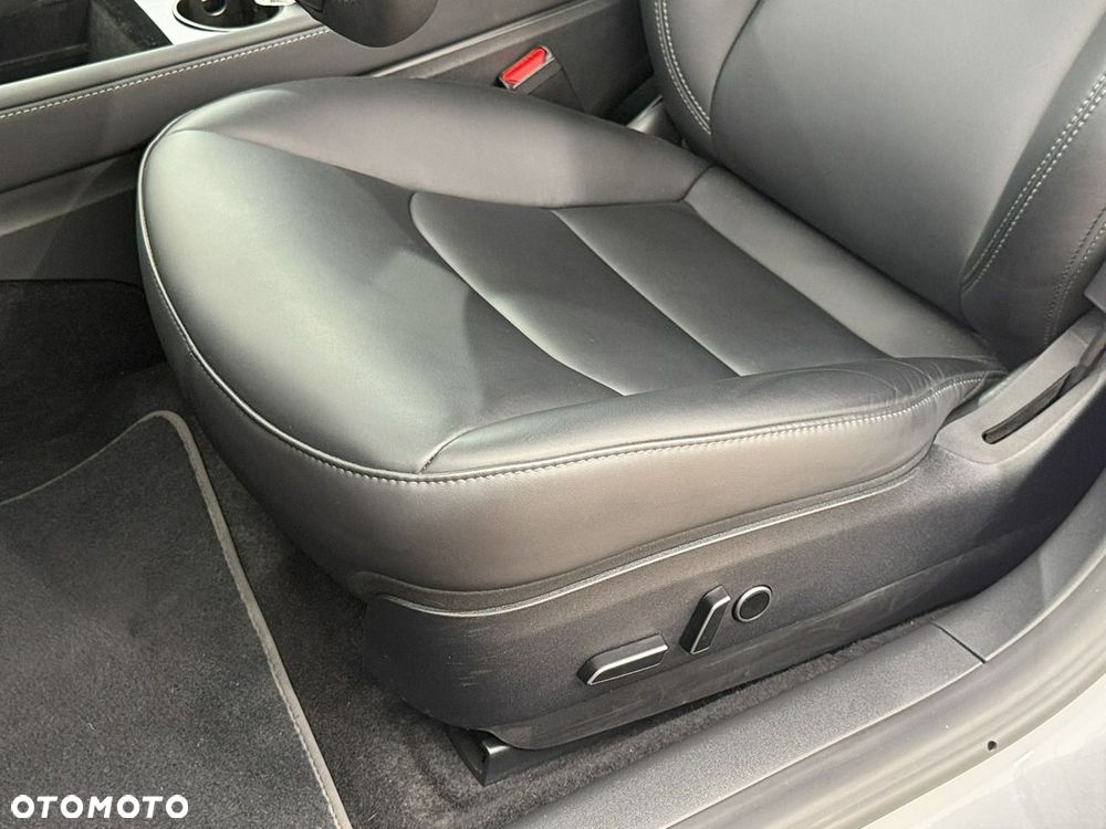 Tesla Model 3 - 16