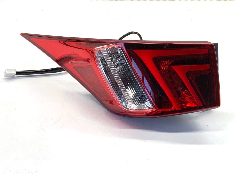 LAMPA PRAWY TYŁ  LEXUS IS III (_E3_) 2013 - 2022 200t (ASE30) 180 kW [245 KM] benzyna 2015 - 2022 - 1