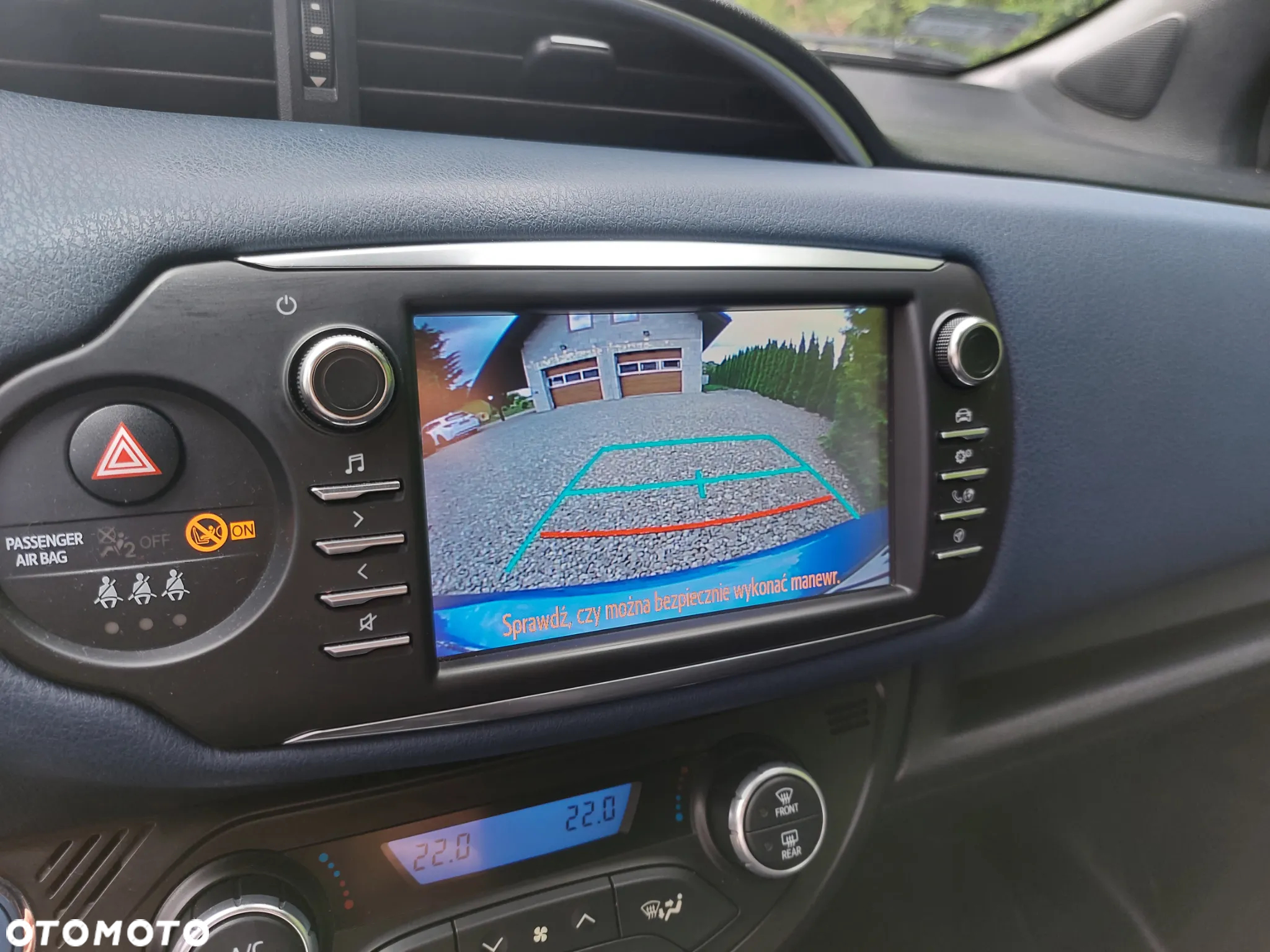Toyota Yaris Hybrid 100 Selection - 18