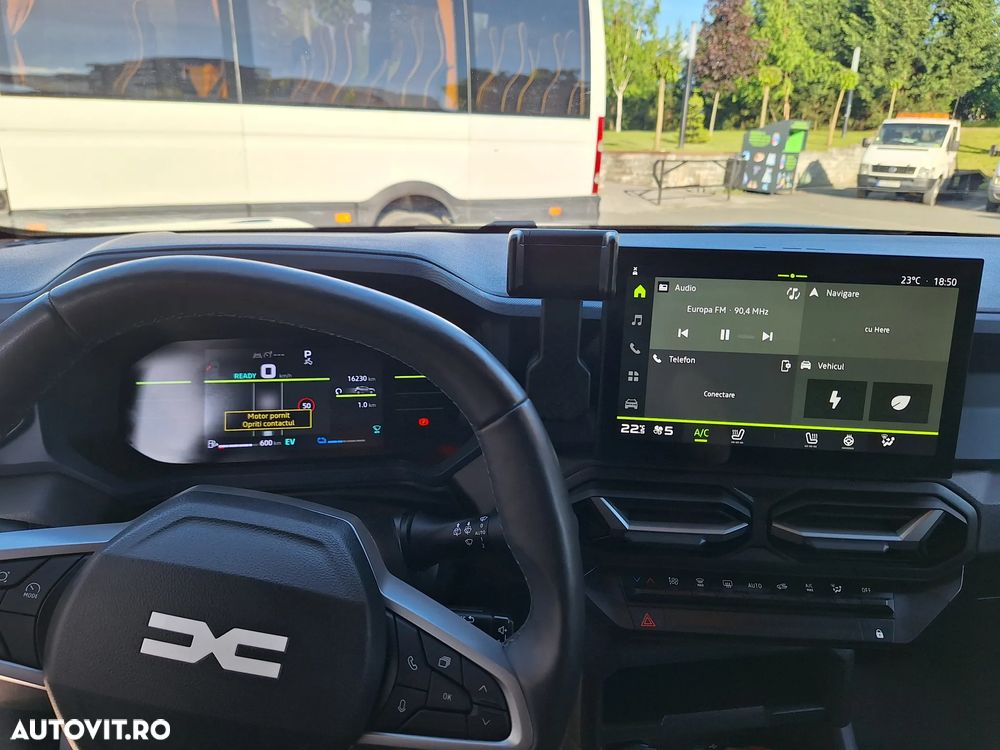 Dacia Duster HEV 140 Journey - 14
