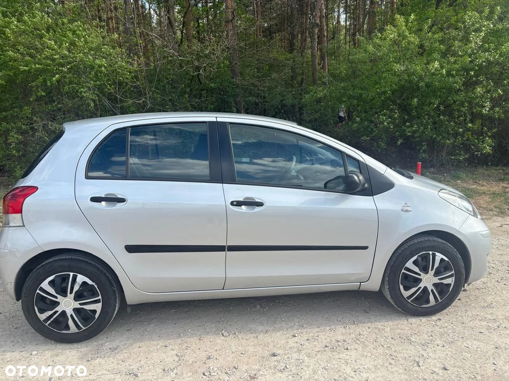 Toyota Yaris 1.33 Luna - 2