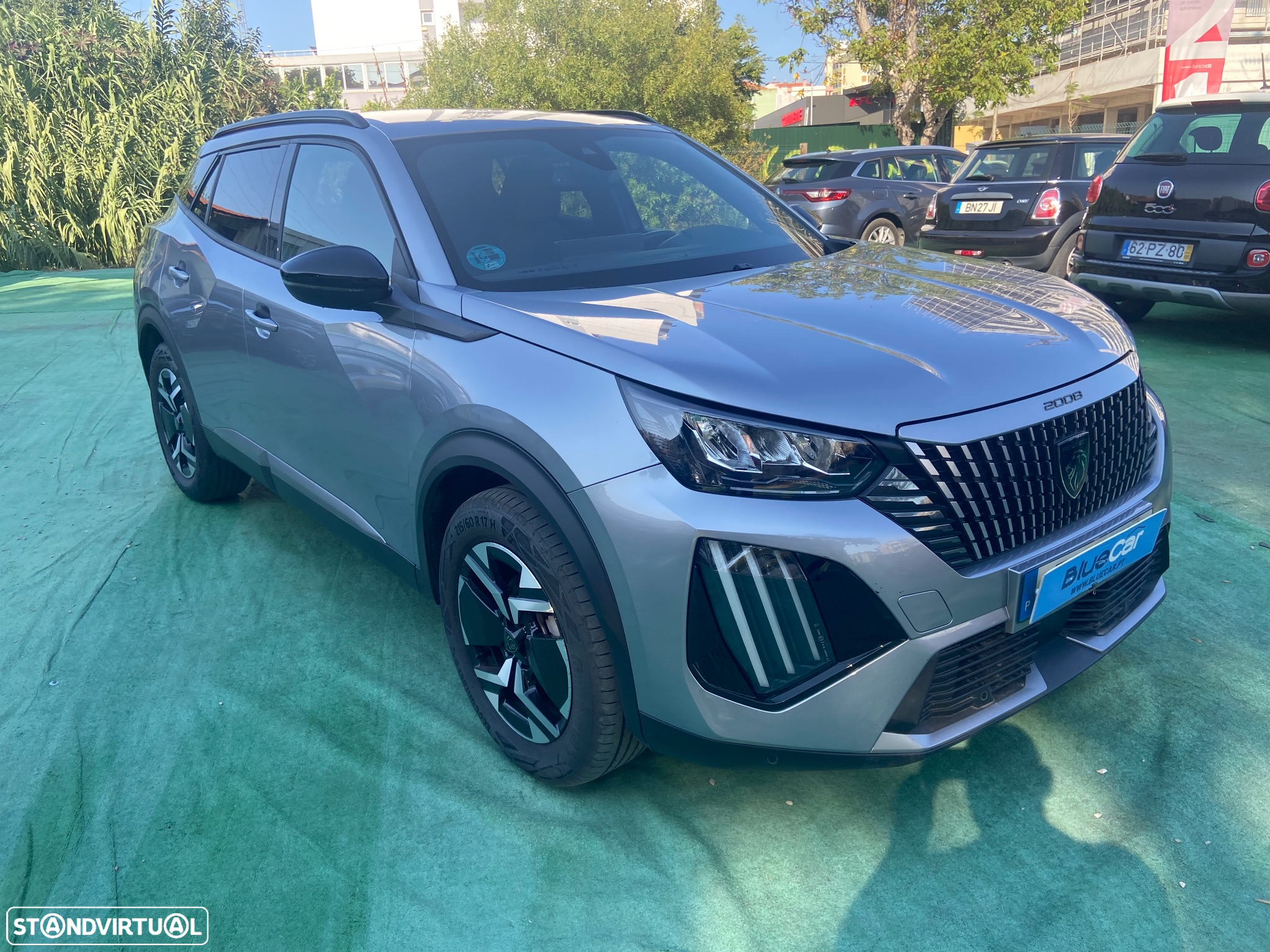 Peugeot 2008 1.2 PureTech Allure EAT8 - 3