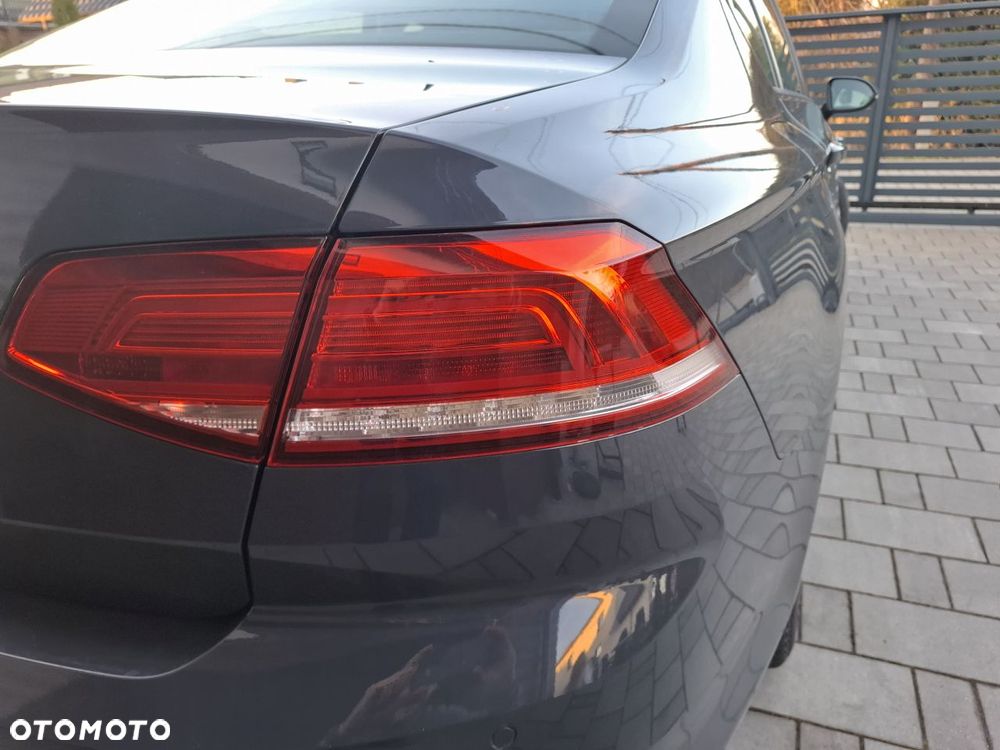 Volkswagen Passat - 10