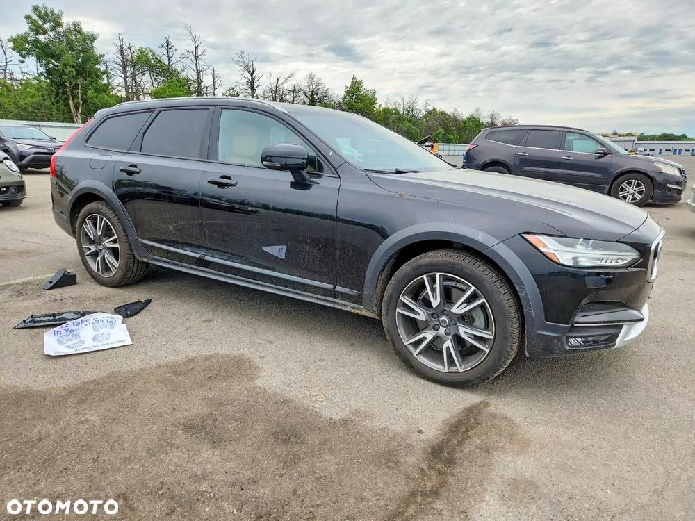 Volvo V90 - 2