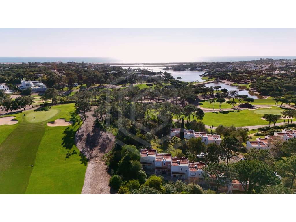 Moradia T2 em banda, em Vilar do Golf, na Quinta do Lago - Grande imagem: 3/44