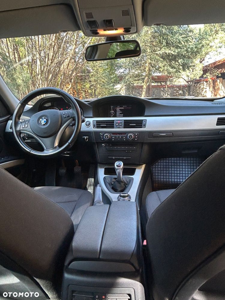 BMW Seria 3 318d - 8
