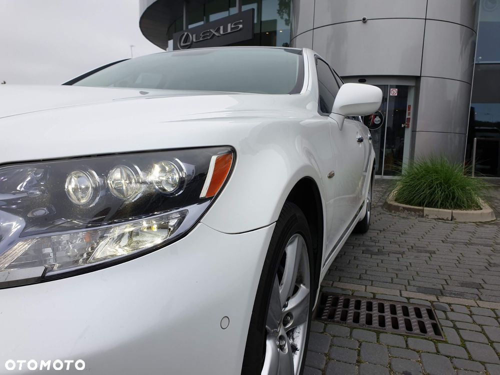 Lexus LS 600h Elegance - 29