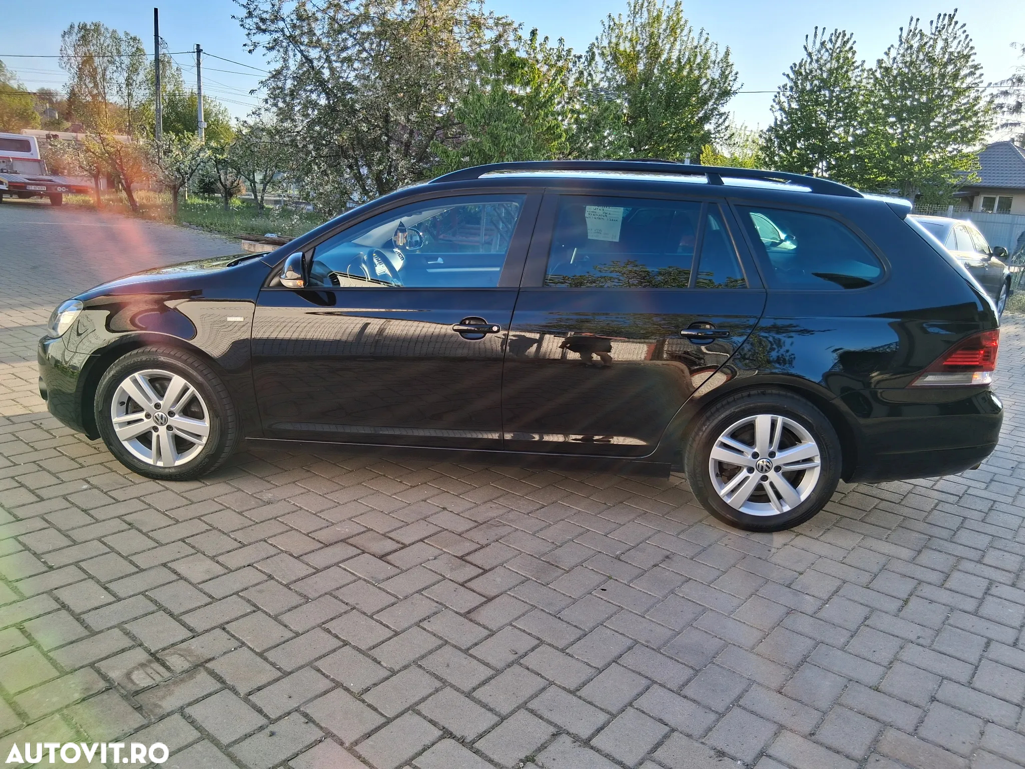 Volkswagen Golf 2.0 TDI DPF DSG MATCH - 12