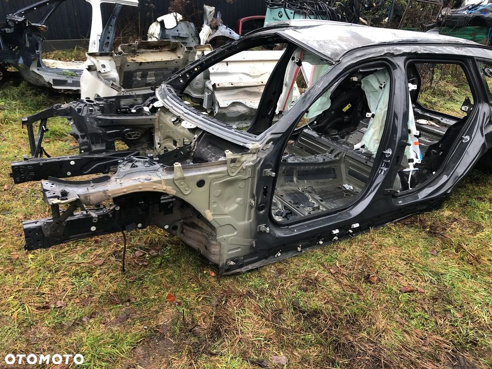 KAROSERIA Z DOKUMENTAMI BMW 3 G21 320d - 1