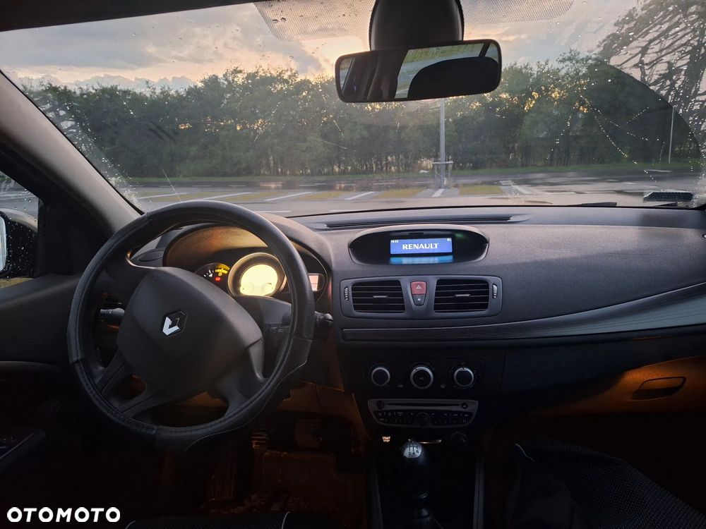 Renault Megane 1.5 dCi Authentique - 6