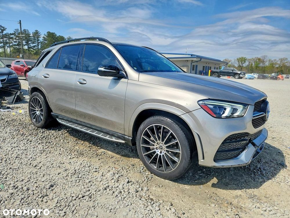 Mercedes-Benz GLE - 1