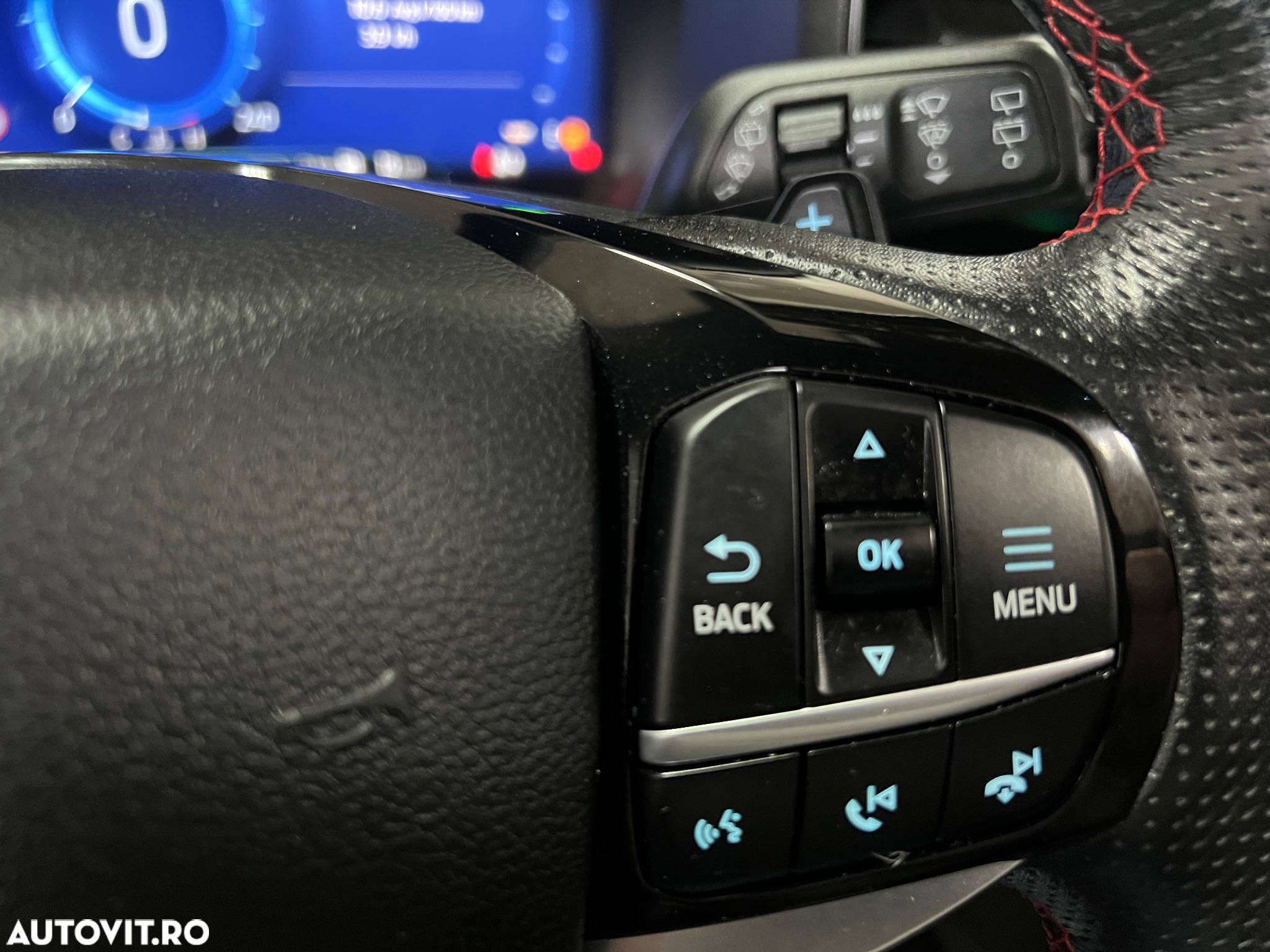Ford Explorer 3.0 PHEV ST-Line - 32