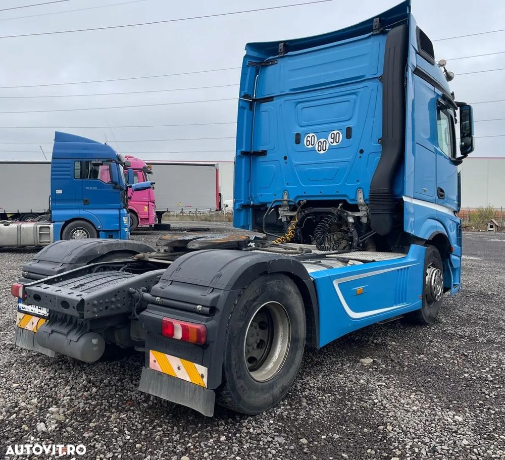 Mercedes-Benz ACTORS - 12