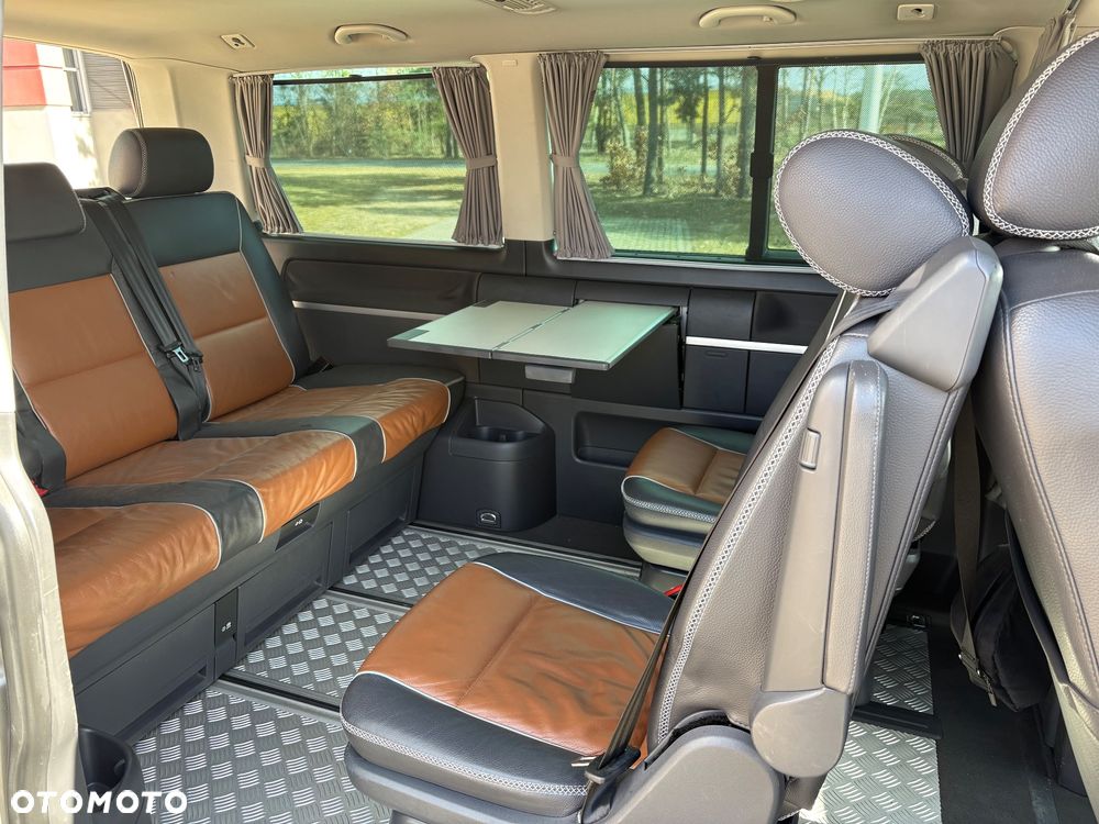 Volkswagen Multivan - 21