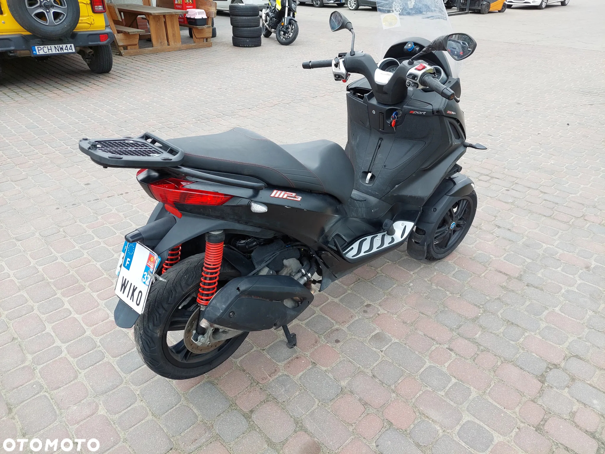 Piaggio MP-3 - 5