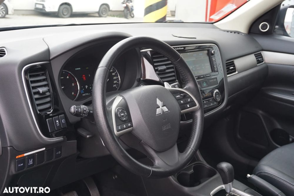 Mitsubishi Outlander 2.2 DI-D 4WD Automatik Instyle - 35