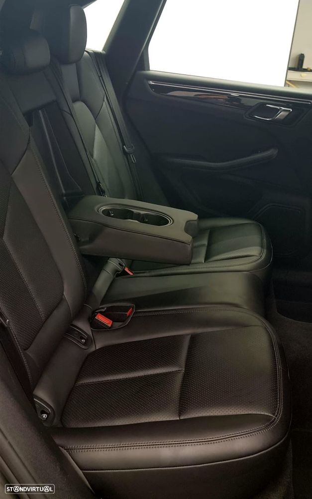 Porsche Macan - 24