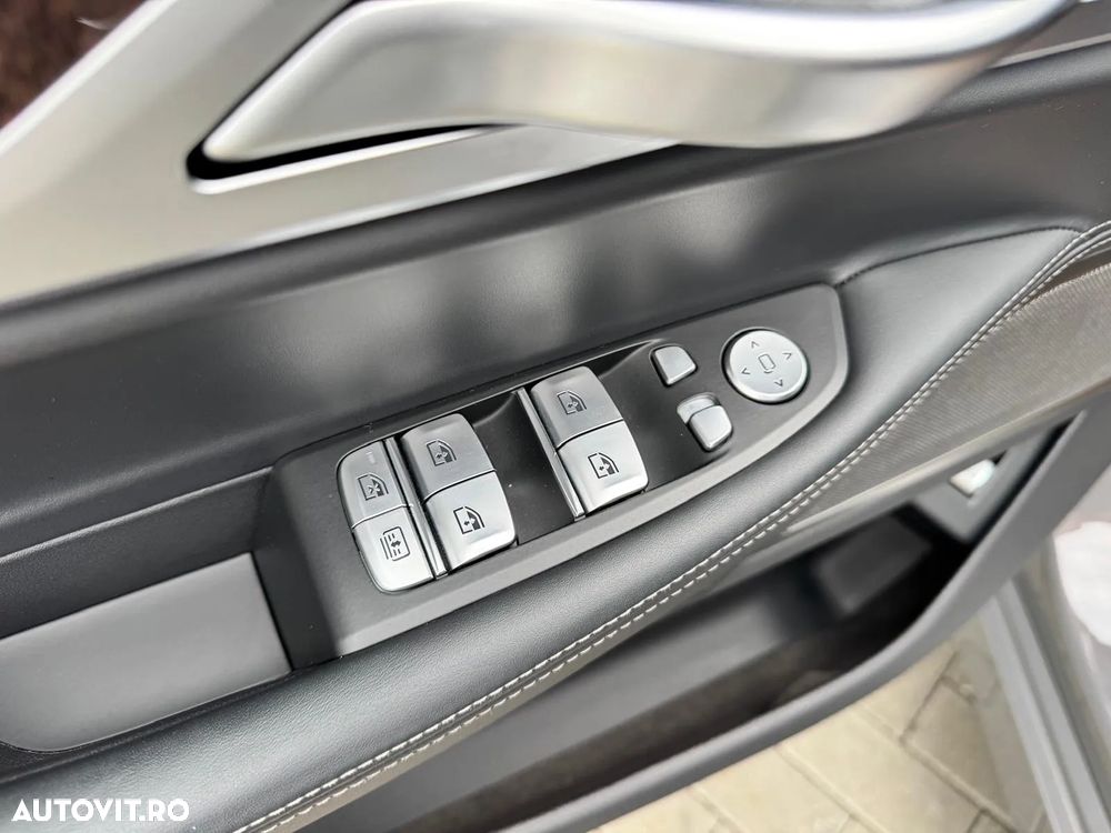 BMW Seria 7 730d xDrive MHEV - 37
