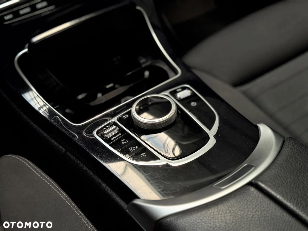 Mercedes-Benz Klasa C 200 d 9G-TRONIC - 21