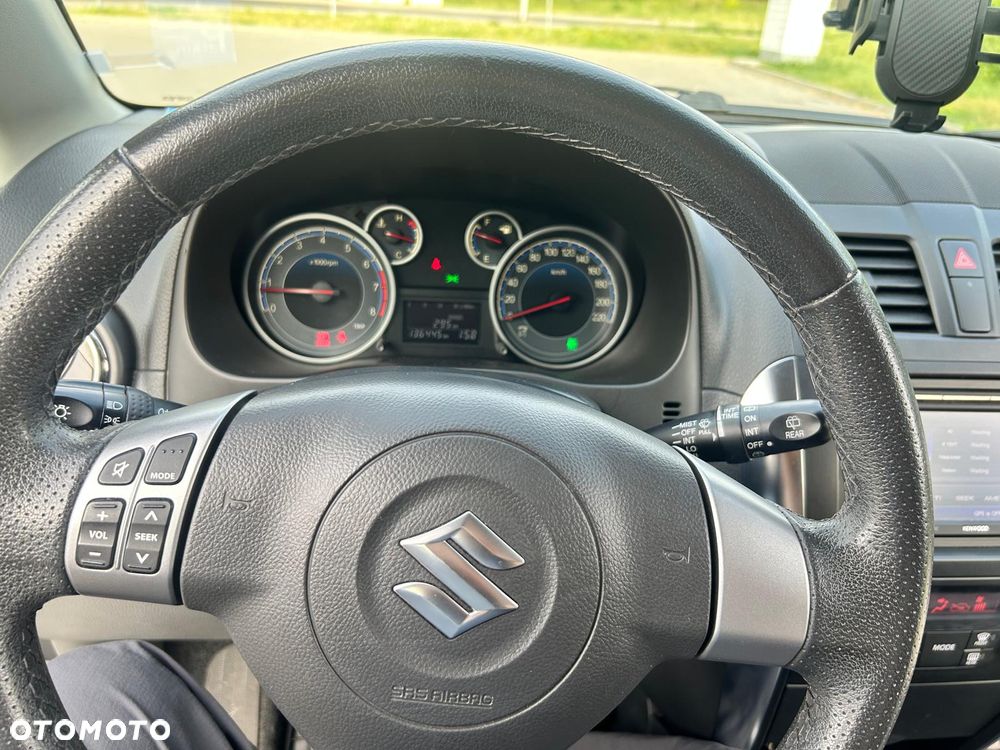 Suzuki SX4 1.6 Premium 2012 - 10