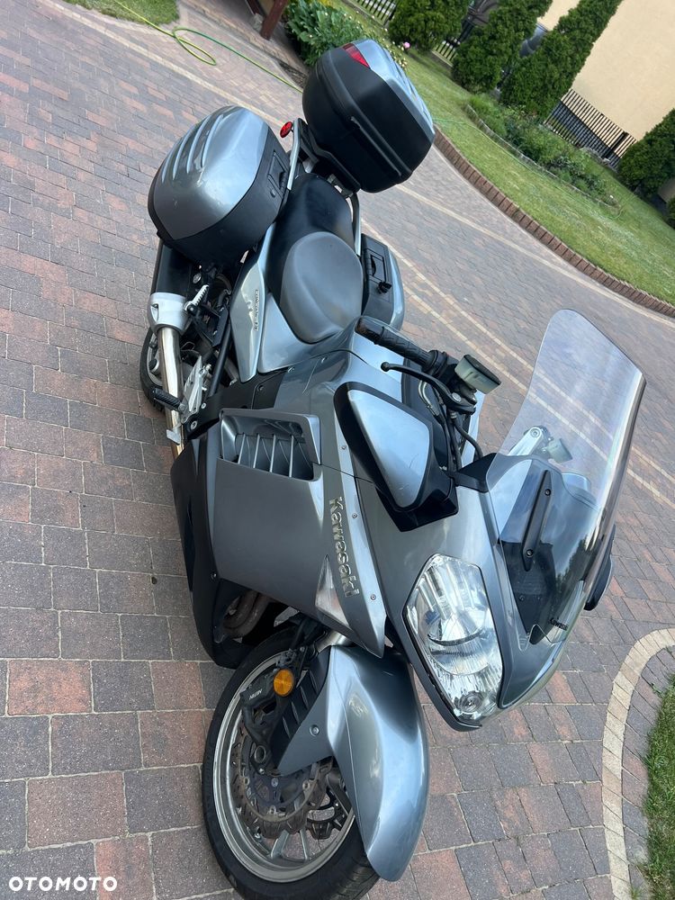 Kawasaki GTR - 13