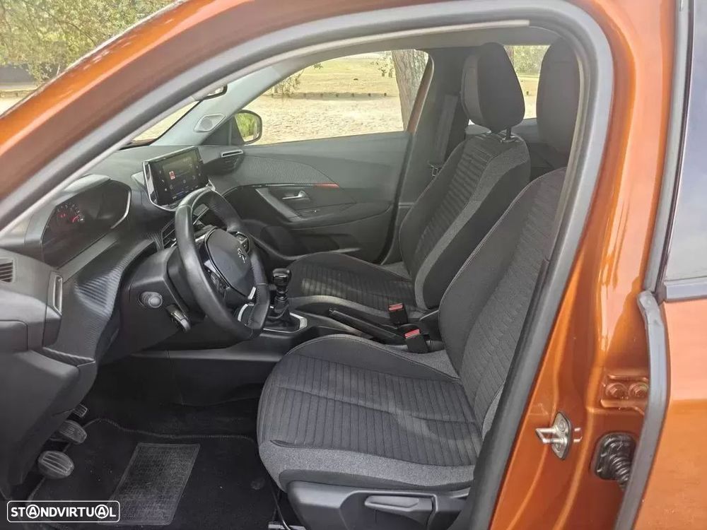 Peugeot 2008 1.2 PureTech Active Pack — fotografia 13