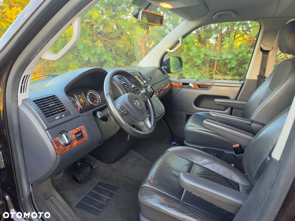 Volkswagen Multivan - 13