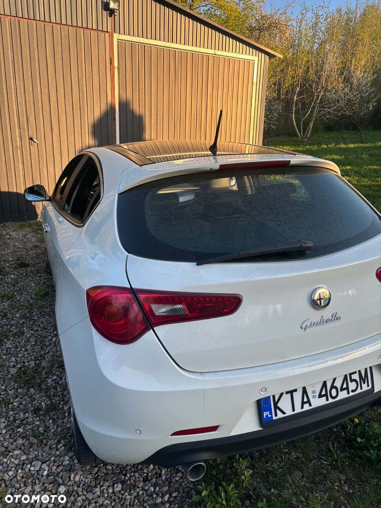 Alfa Romeo Giulietta 2011 photo 3