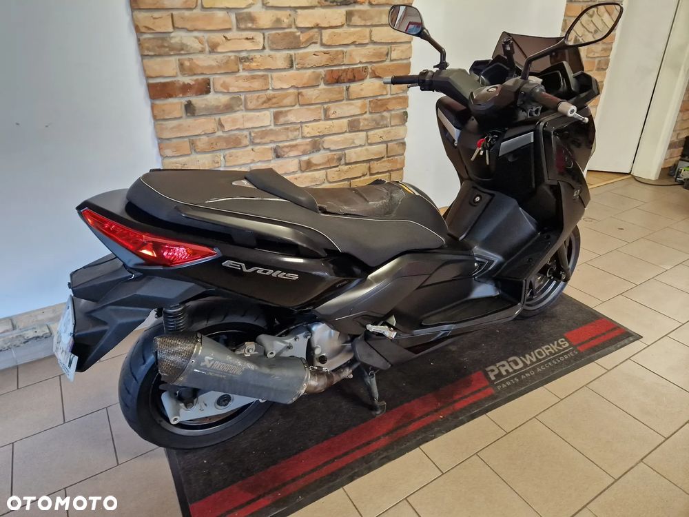 Yamaha X-max - 4