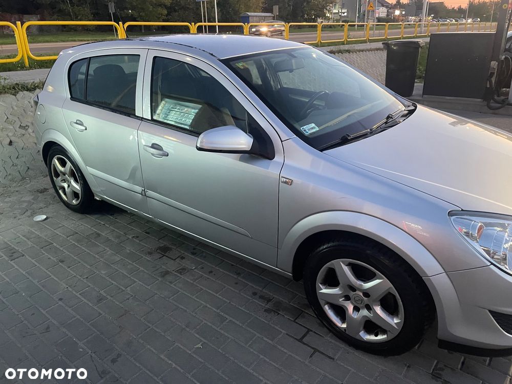 Opel Astra 2008 photo 3