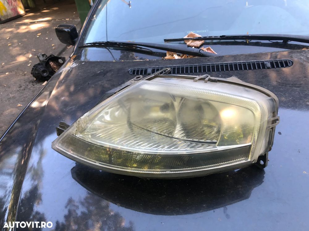 Far stanga Citroen C3 2006 - 4