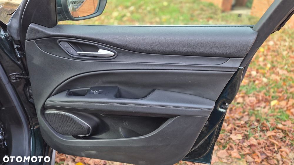 Alfa Romeo Stelvio 2.0 Turbo 16V AT8-Q4 Ti - 25