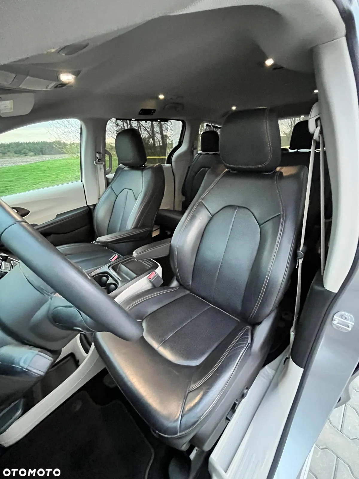 Chrysler Pacifica - 29