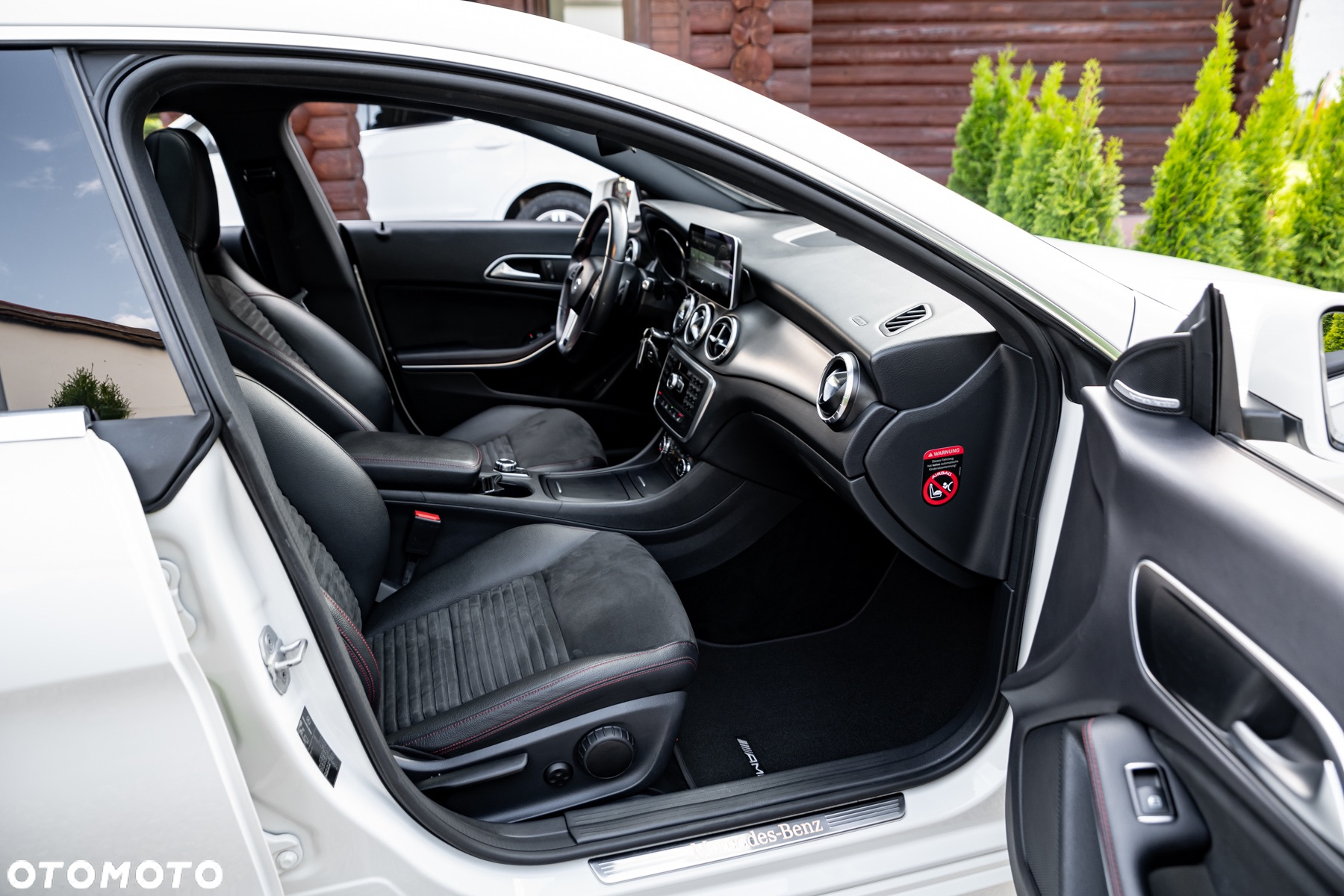 Mercedes-Benz CLA 250 7G-DCT AMG Line - 22