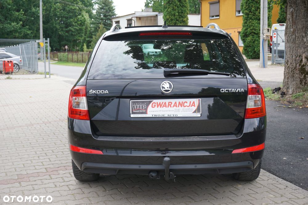 Skoda Octavia Combi 2.0 TDI DSG Premium Edition - 4