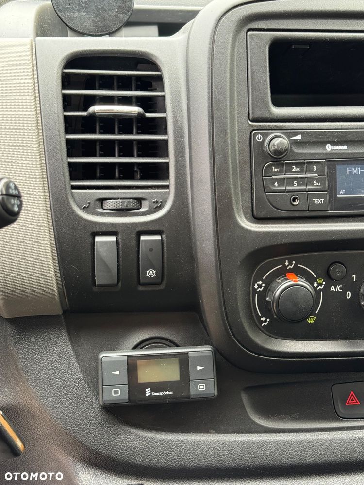 Renault Trafic - 16