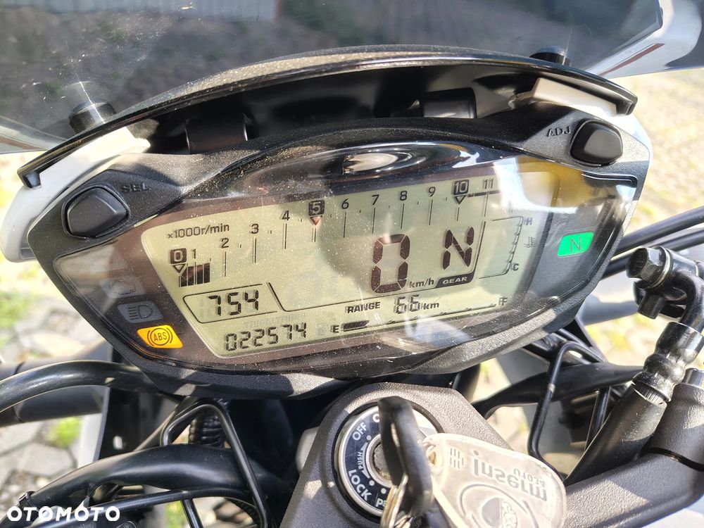 Suzuki SV - 17