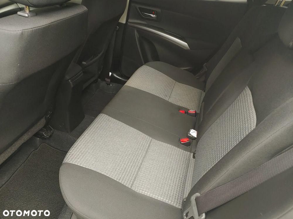 Suzuki SX4 S-Cross - 32
