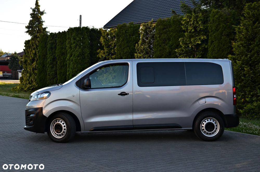 Opel Vivaro Standard Flexcab - 11