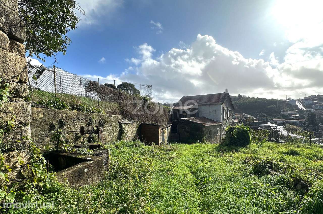 Moradia T2+2 inserida em Terreno Urbano em Guifões, Matosinhos - Grande imagem: 5/23