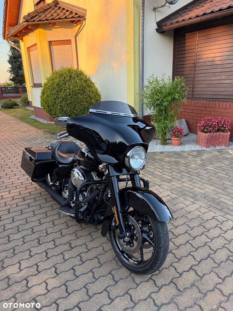 Harley-Davidson Touring Street Glide - 11