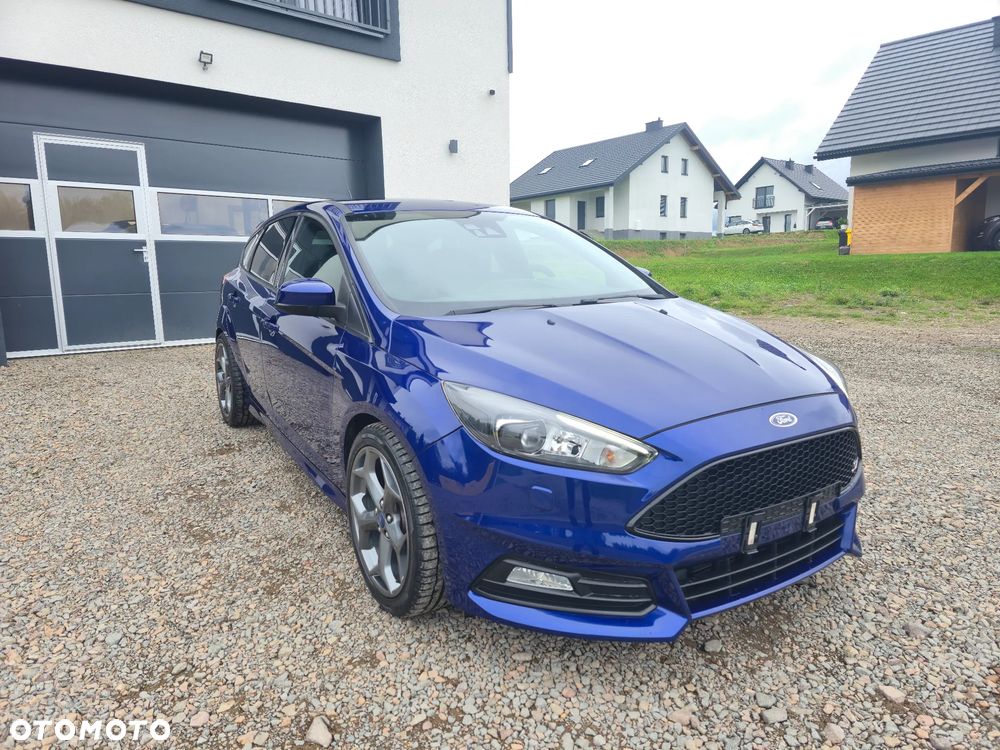 Ford Focus 2.0 EcoBoost ST mit Leder-Exclusiv-Paket - 35