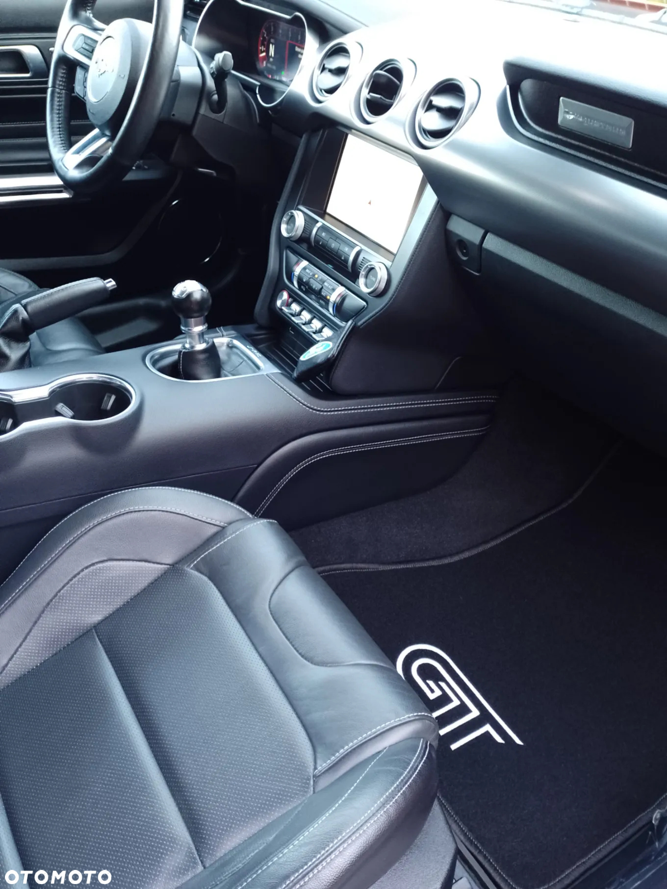 Ford Mustang - 24