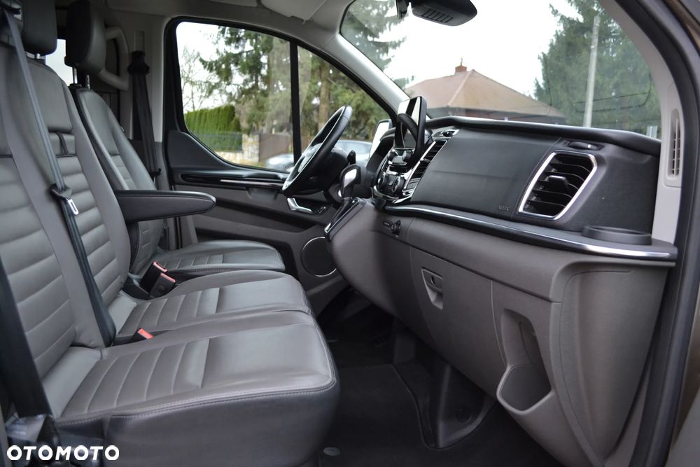 Ford Tourneo Custom 2.0 TDCi L1 Titanium SelectShift - 29