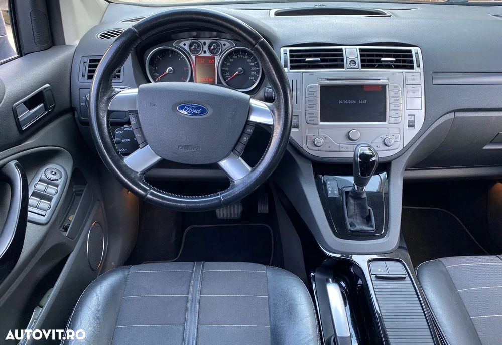 Ford Kuga 2.0 TDCi Powershift 4WD Titanium - 8